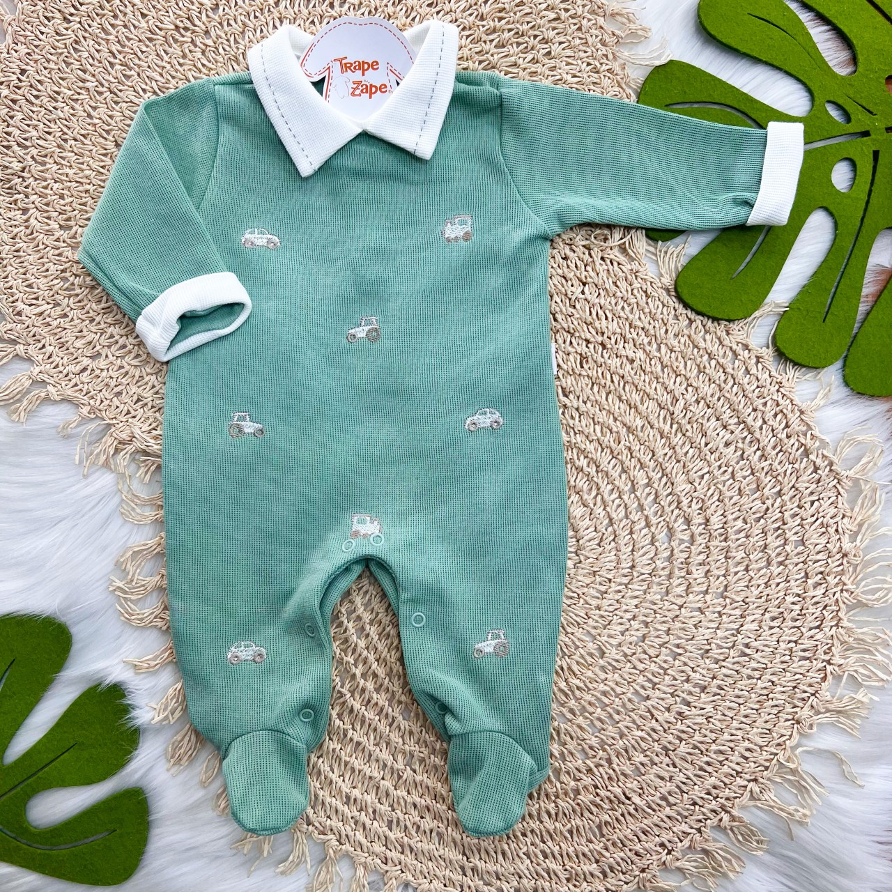  Macacão Tricotil (Tricot 100% Algodão) com Gola e Bordado - Carrinhos e Trens - Verde